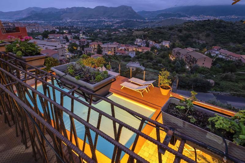 Bnb Casa Rossa มอนเรอาเล ภายนอก รูปภาพ