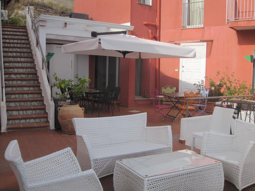 Bnb Casa Rossa มอนเรอาเล ภายนอก รูปภาพ